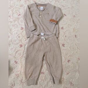 GAP matching sweater jogger outfit